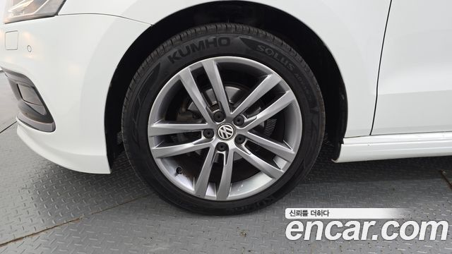 Volkswagen Polo 1.4 TDI R-Line 5th 2015 — фото 5