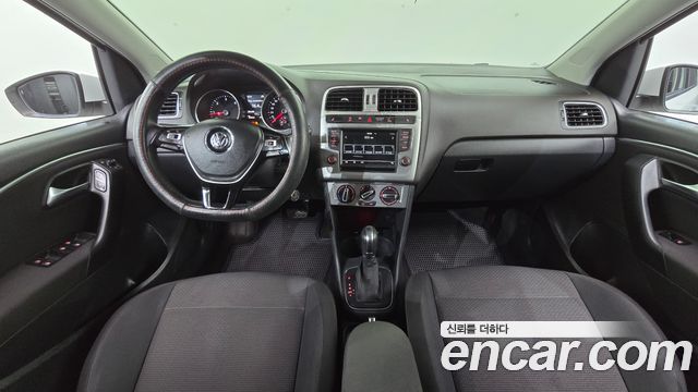 Volkswagen Polo 1.4 TDI R-Line 5th 2015 — фото 7