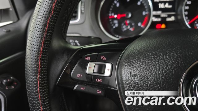 Volkswagen Polo 1.4 TDI R-Line 5th 2015 — фото 16