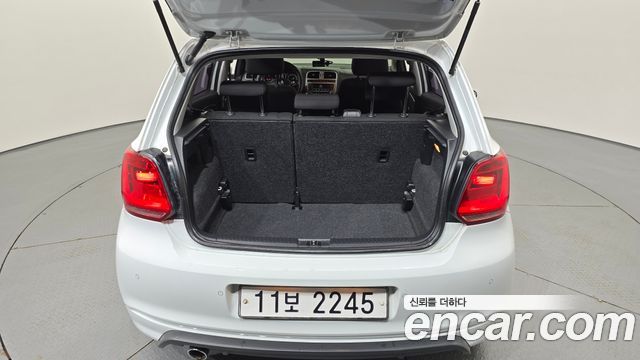 Volkswagen Polo 1.4 TDI R-Line 5th 2015 — фото 17