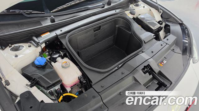 Hyundai Ioniq 6 Long Range Exclusive + 2023 — фото 6