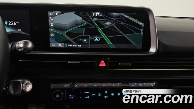 Hyundai Ioniq 6 Long Range Exclusive + 2023 — фото 12