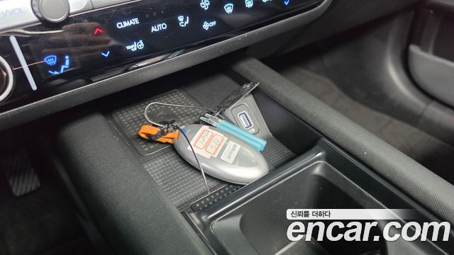 Hyundai Ioniq 6 Long Range Exclusive + 2023 — фото 15