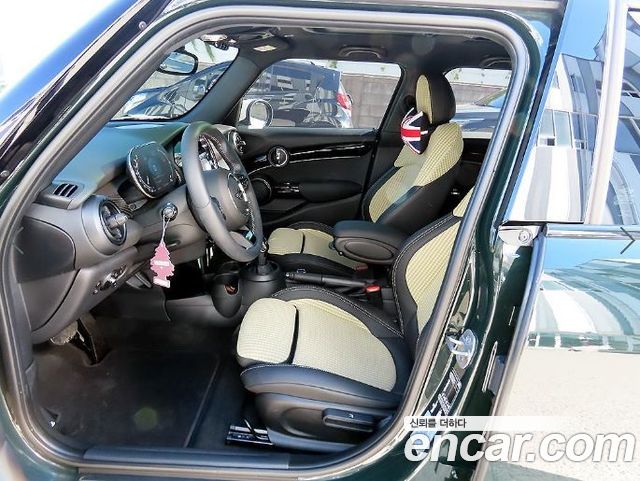 MINI Cooper 3Door Resolute Edition 3rd Gen 2023 — фото 5