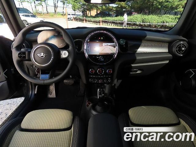 MINI Cooper 3Door Resolute Edition 3rd Gen 2023 — фото 7
