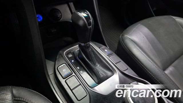 Hyundai Santa Fe (DM) Diesel(e-VGT) 2.0 4WD Premium 2015 — фото 9