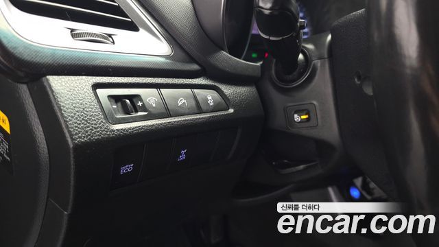 Hyundai Santa Fe (DM) Diesel(e-VGT) 2.0 4WD Premium 2015 — фото 17