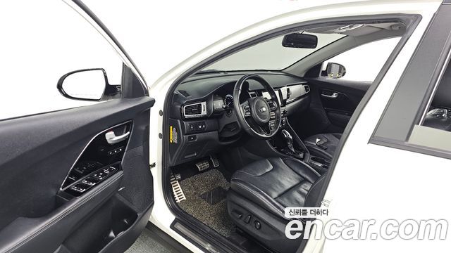 Kia Niro Noblesse 2018 — фото 10
