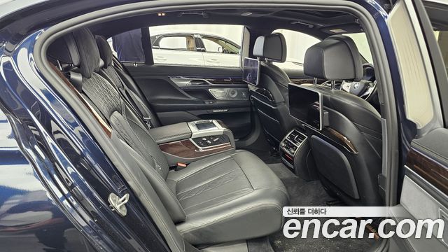 BMW 7 Series (G11) 750Li xDrive 2016 — фото 12