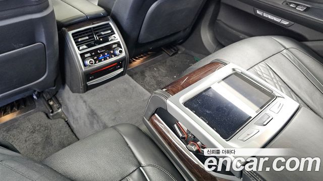 BMW 7 Series (G11) 750Li xDrive 2016 — фото 18