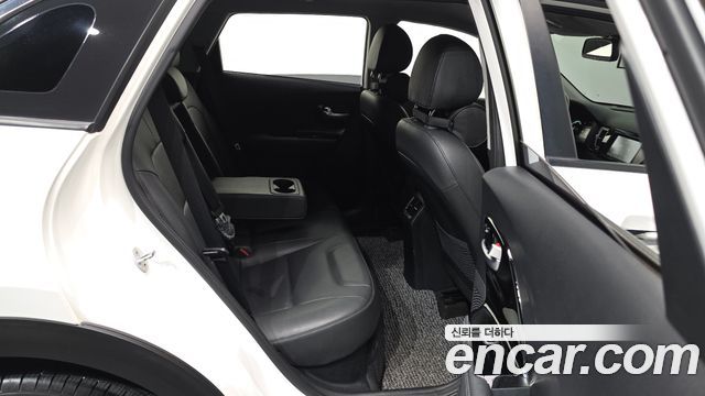 Kia Niro Prestige 2018 — фото 12