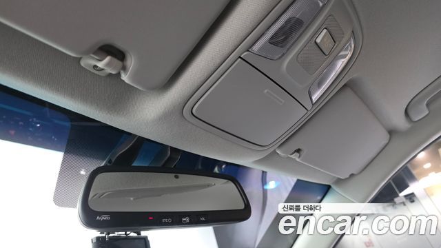 Kia Niro Prestige 2018 — фото 19
