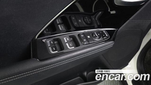 Kia Niro Prestige 2018 — фото 29