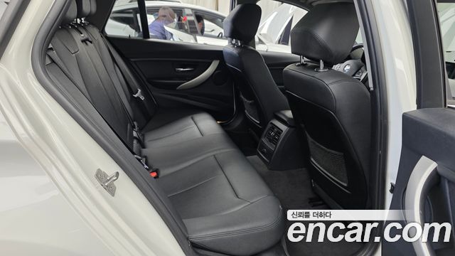 BMW 3 Series (F30) 320d xDrive Touring 2013 — фото 12