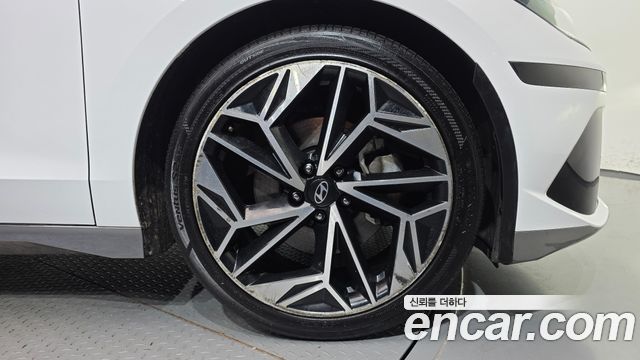Hyundai Ioniq 6 Long Range Exclusive + 2023 — фото 5