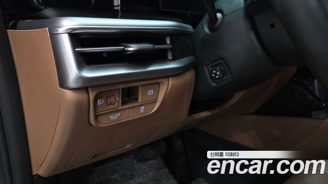 Hyundai Grandeur (GN7) 2,5 Gasoline 2WD Exclusive 2024 — фото 29