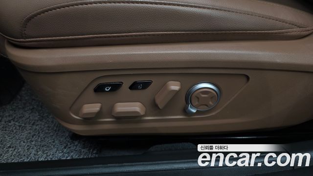 Hyundai Grandeur (GN7) 2,5 Gasoline 2WD Exclusive 2024 — фото 32