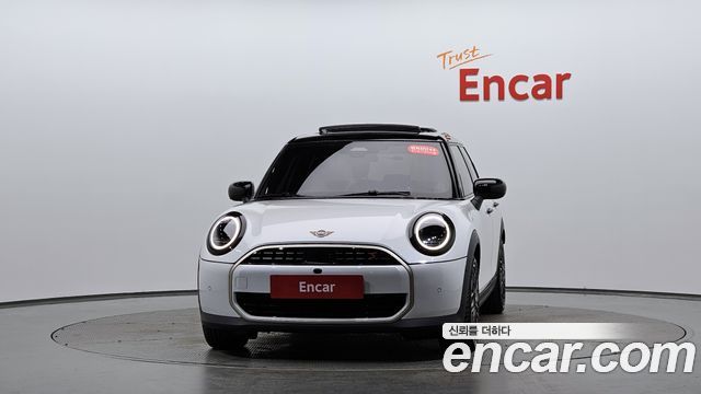 MINI Cooper S (IV) 5 Door Favoured 2025 — фото 3