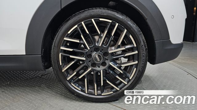 MINI Cooper S (IV) 5 Door Favoured 2025 — фото 21