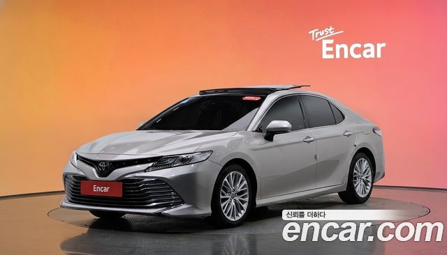 Toyota Camry (XV70) 2.5