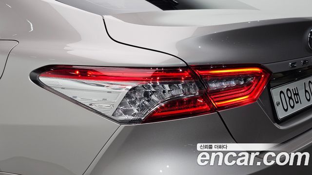 Toyota Camry (XV70) 2.5 2019 — фото 23