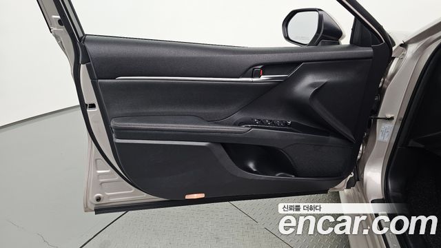 Toyota Camry (XV70) 2.5 2019 — фото 24