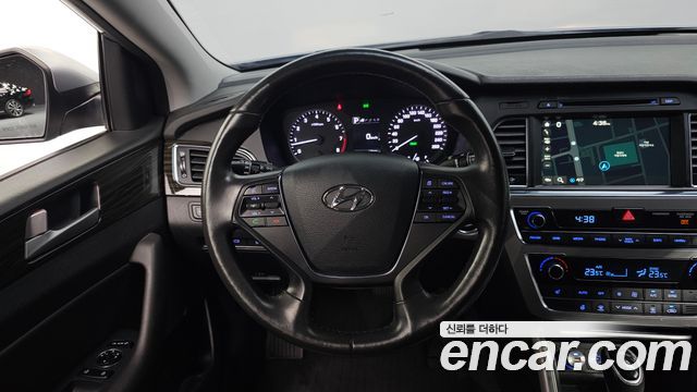 Hyundai Sonata (LF) 2.0 Smart 2017 — фото 17