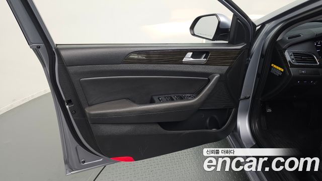 Hyundai Sonata (LF) 2.0 Smart 2017 — фото 30