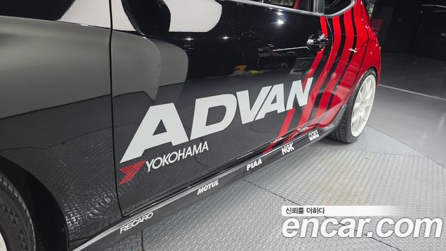 Hyundai Veloster (JS) 1.6 Turbo Sport Core 2018 — фото 38