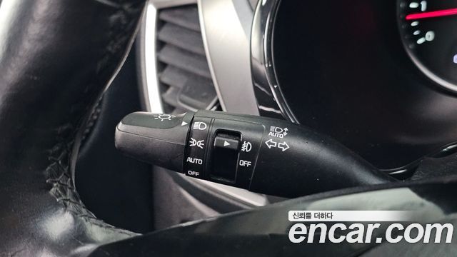 Kia Seltos Gasoline 1.6 Turbo 2WD Signature 2023 — фото 28