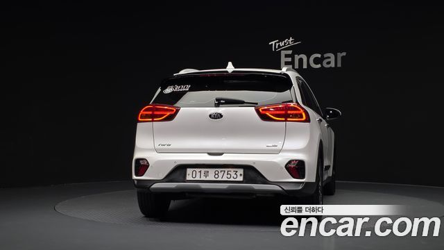 Kia Niro 1.6 HEV Noblesse Special 2020 — фото 4
