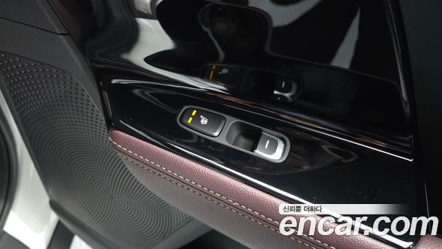 Kia Niro 1.6 HEV Noblesse Special 2020 — фото 19