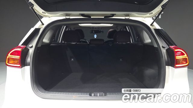 Kia Niro 1.6 HEV Noblesse Special 2020 — фото 20