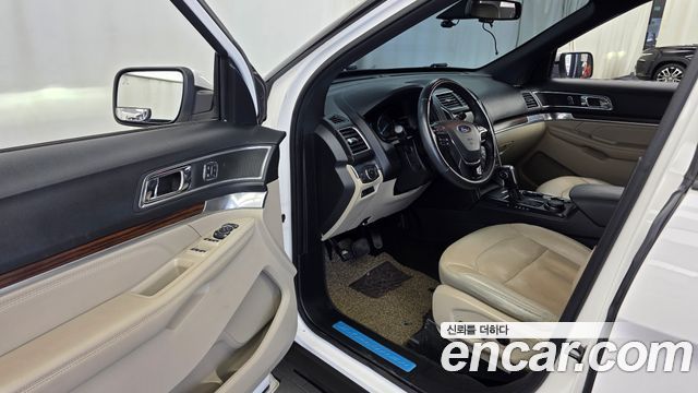 Ford Explorer 2.3 Limited 4WD 5th 2018 — фото 10