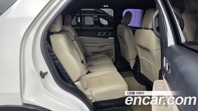 Ford Explorer 2.3 Limited 4WD 5th 2018 — фото 12
