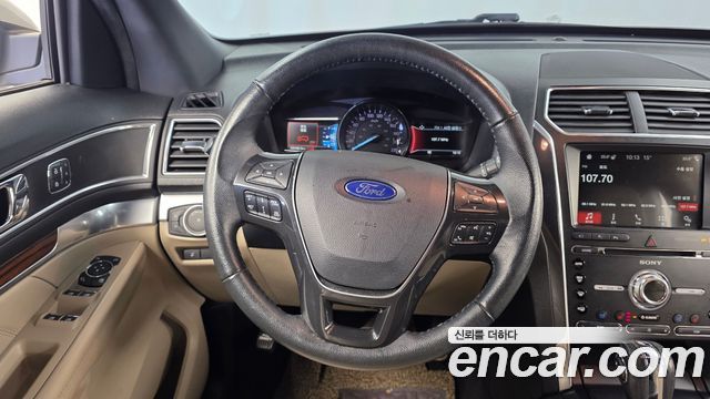 Ford Explorer 2.3 Limited 4WD 5th 2018 — фото 13