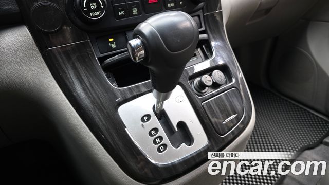 Kia Carnival R New Carnival Limousine GLX High-Deluxe 2012 — фото 9