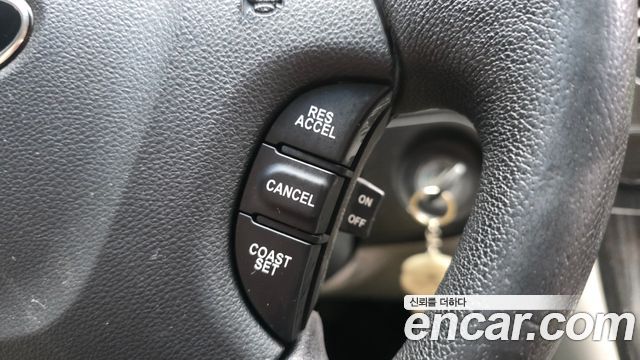 Kia Carnival R New Carnival Limousine GLX High-Deluxe 2012 — фото 18