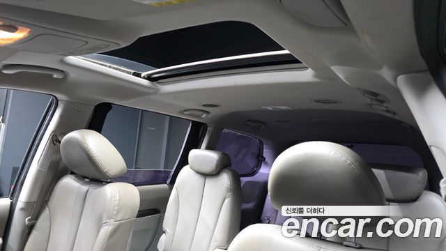 Kia Carnival R New Carnival Limousine GLX High-Deluxe 2012 — фото 19