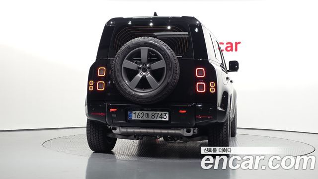 Land Rover Defender (L663) 110 P400 X 2026 — фото 4