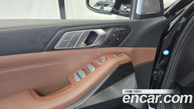 BMW X7 (G07) xDrive 40i Design Pure Excellence 7-Seater 2022 — фото 28