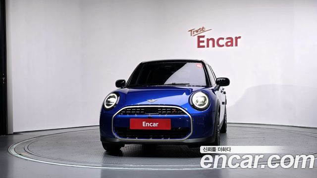 MINI Cooper S (IV) 5 Door Favoured 2025 — фото 3