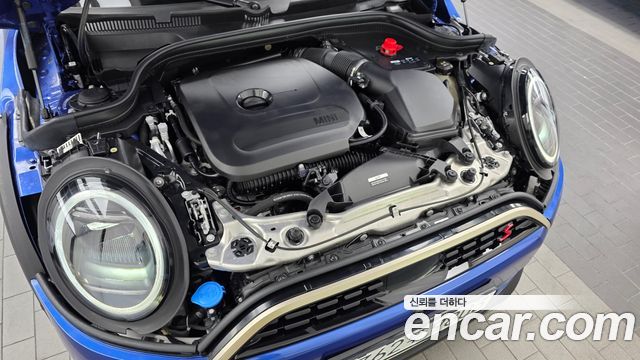 MINI Cooper S (IV) 5 Door Favoured 2025 — фото 6