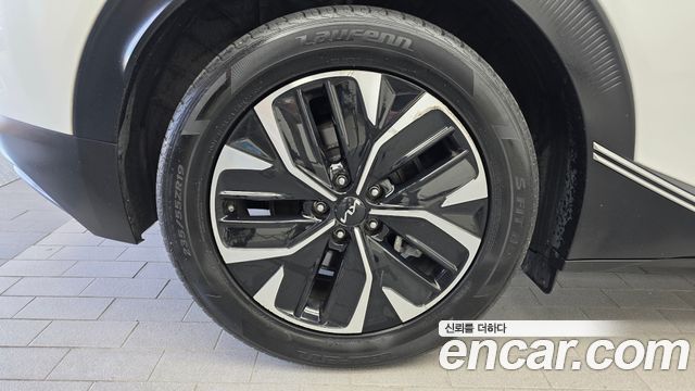 Kia EV6 Long Range Air 2023 — фото 5