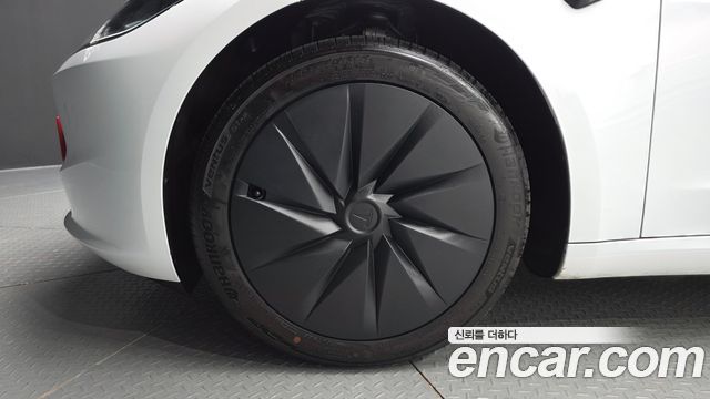 Tesla Model 3 Standard RWD 2026 — фото 5