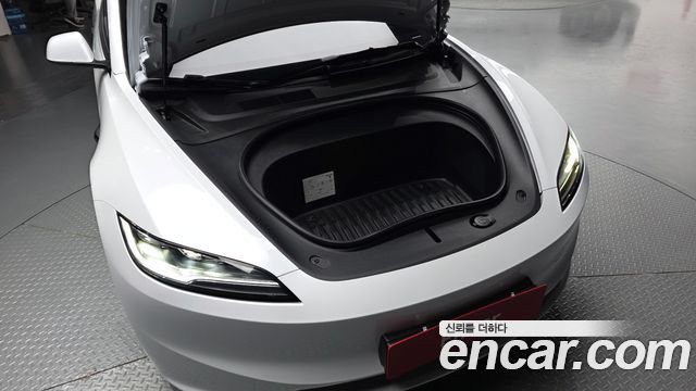 Tesla Model 3 Standard RWD 2026 — фото 6