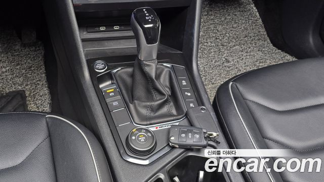 Volkswagen Tiguan (II) 2.0 TDI 4Motion Prestige 2023 — фото 9