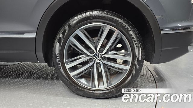 Volkswagen Tiguan (II) 2.0 TDI 4Motion Prestige 2023 — фото 21
