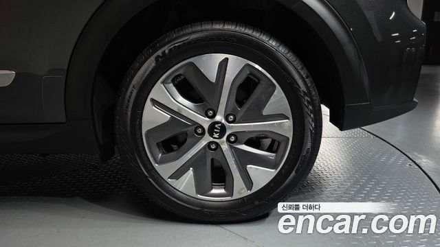 Kia Niro EV Prestige 2021 — фото 21