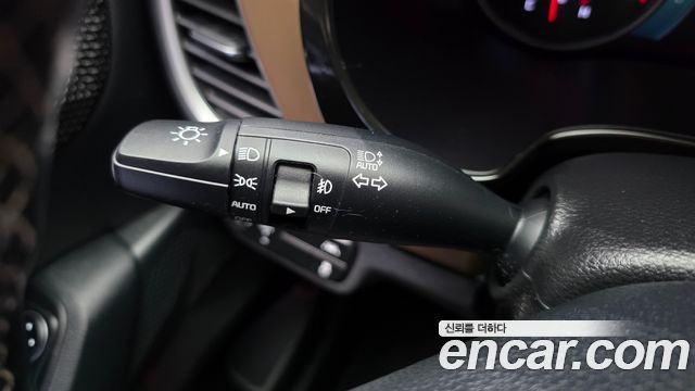 Kia Seltos Gasoline 1.6 Turbo 4WD Signature 2022 — фото 30